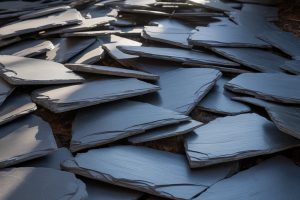 sol nu recouvert d'un paillage de schiste